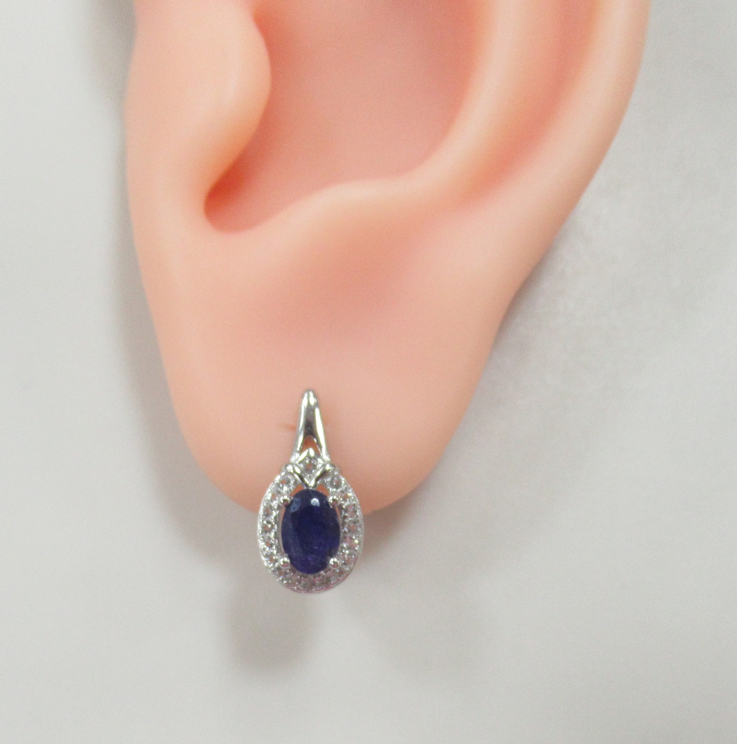 Серебряные серьги с сапфирами